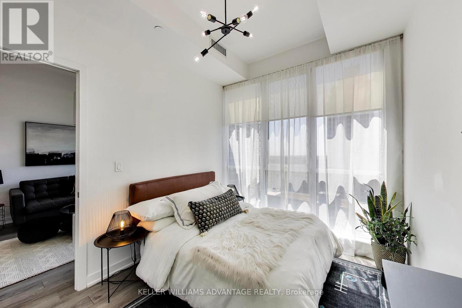 1608 - 50 Bruyeres Mews, Toronto, Ontario  M5V 0A7 - Photo 11 - C13213082