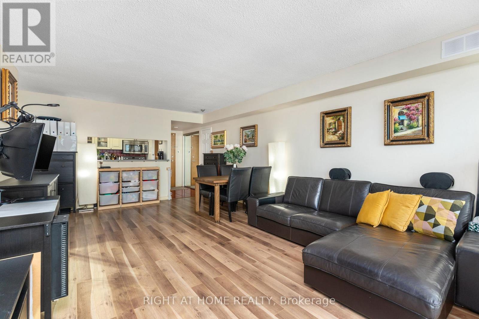 2306 - 77 Harbour Square, Toronto, Ontario  M5J 2S2 - Photo 10 - C13213138