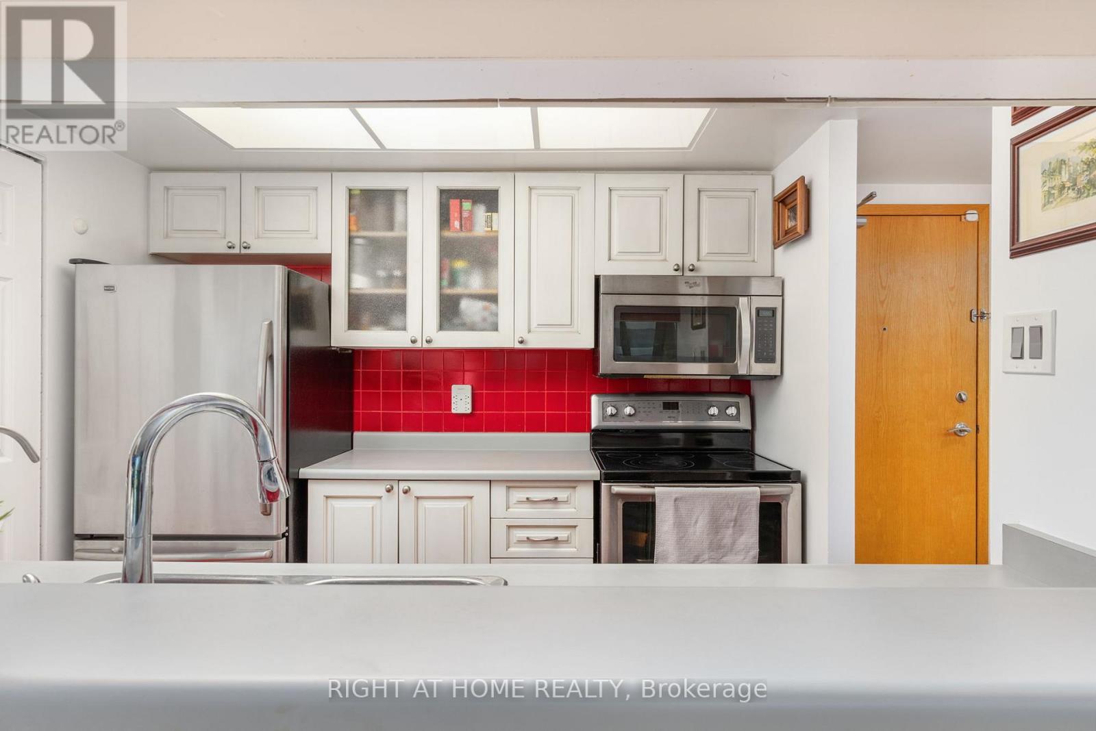 2306 - 77 Harbour Square, Toronto, Ontario  M5J 2S2 - Photo 11 - C13213138