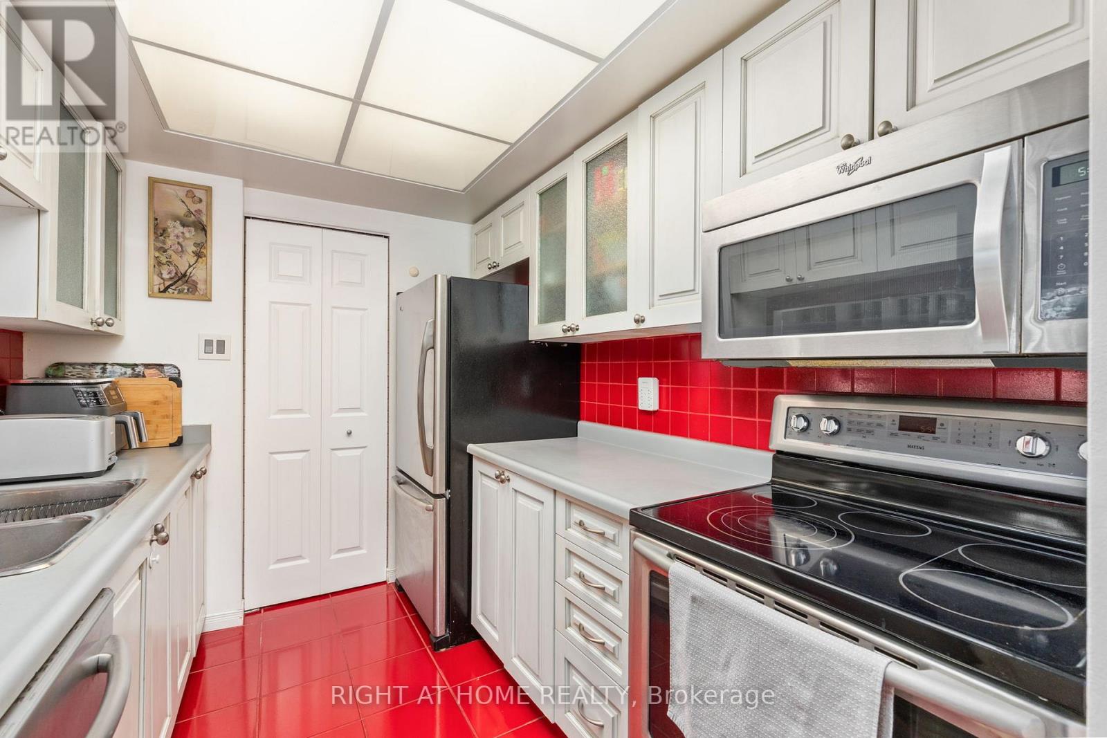 2306 - 77 Harbour Square, Toronto, Ontario  M5J 2S2 - Photo 12 - C13213138