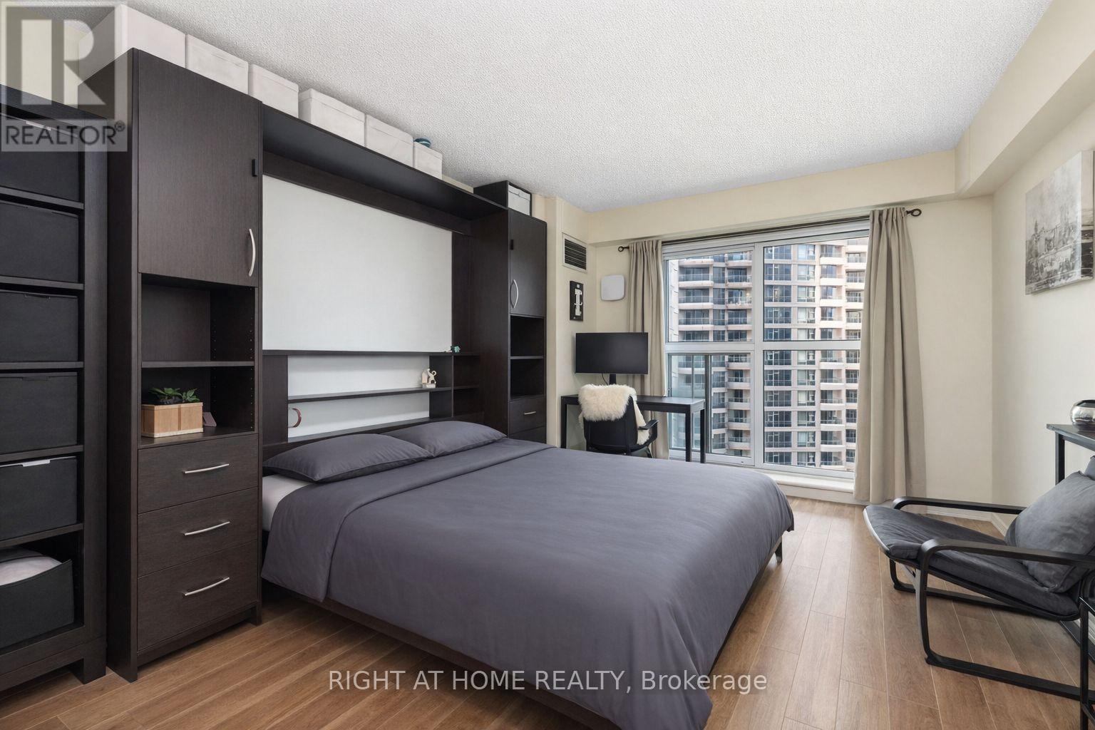 2306 - 77 Harbour Square, Toronto, Ontario  M5J 2S2 - Photo 15 - C13213138