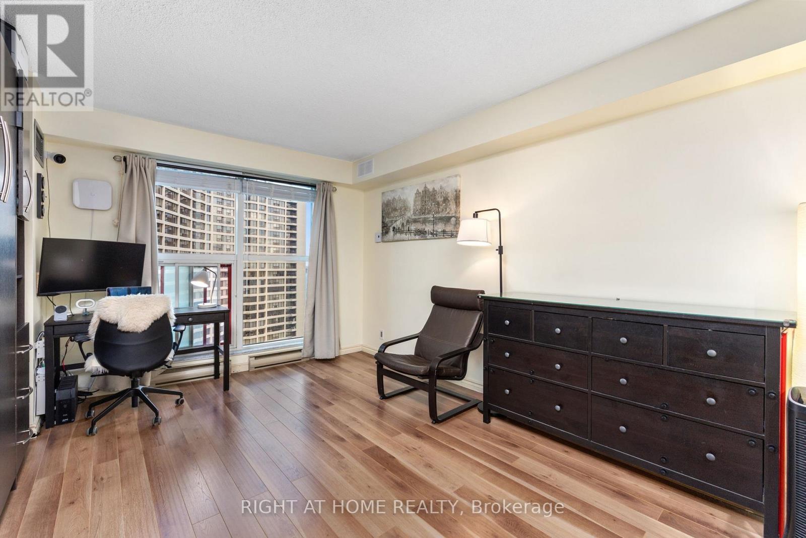 2306 - 77 Harbour Square, Toronto, Ontario  M5J 2S2 - Photo 17 - C13213138
