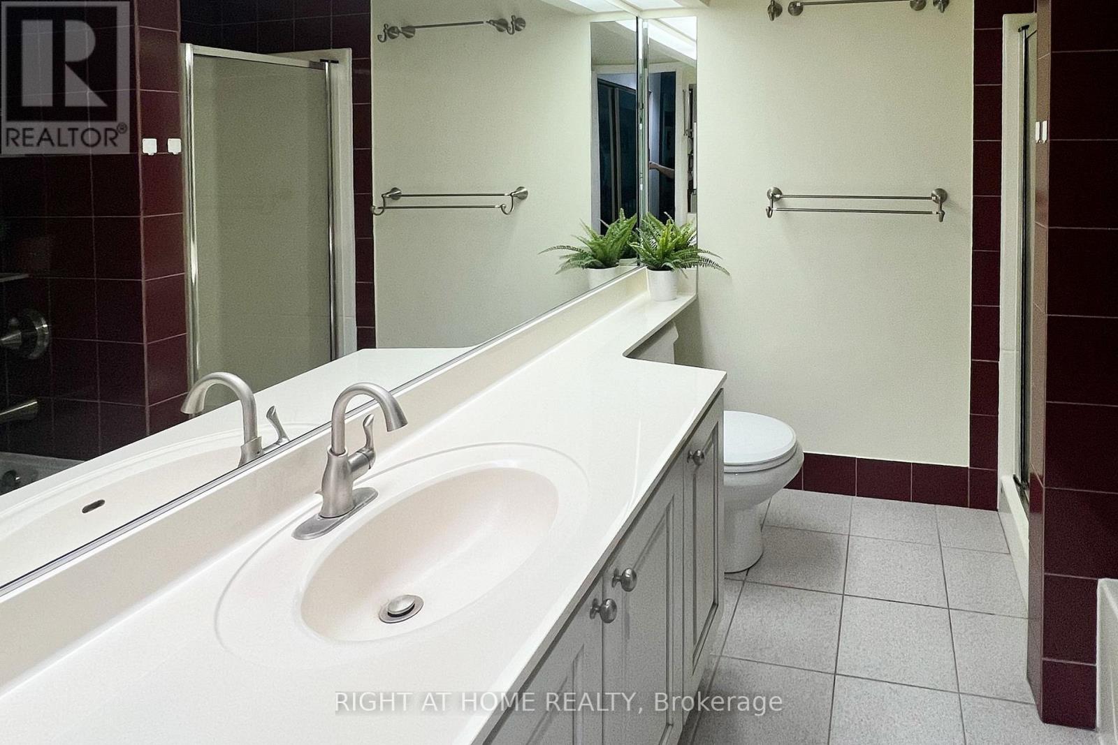 2306 - 77 Harbour Square, Toronto, Ontario  M5J 2S2 - Photo 18 - C13213138