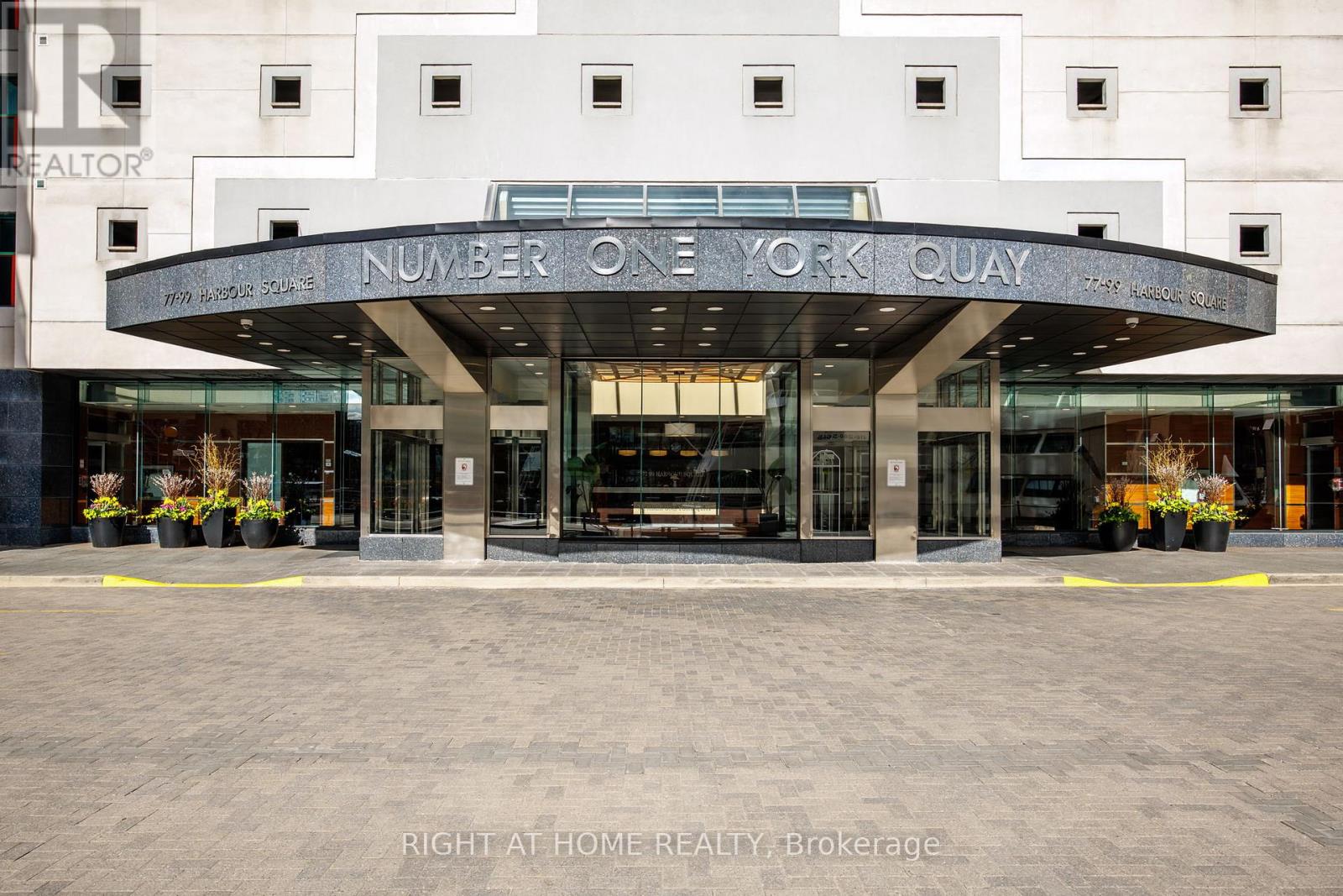 2306 - 77 Harbour Square, Toronto, Ontario  M5J 2S2 - Photo 2 - C13213138