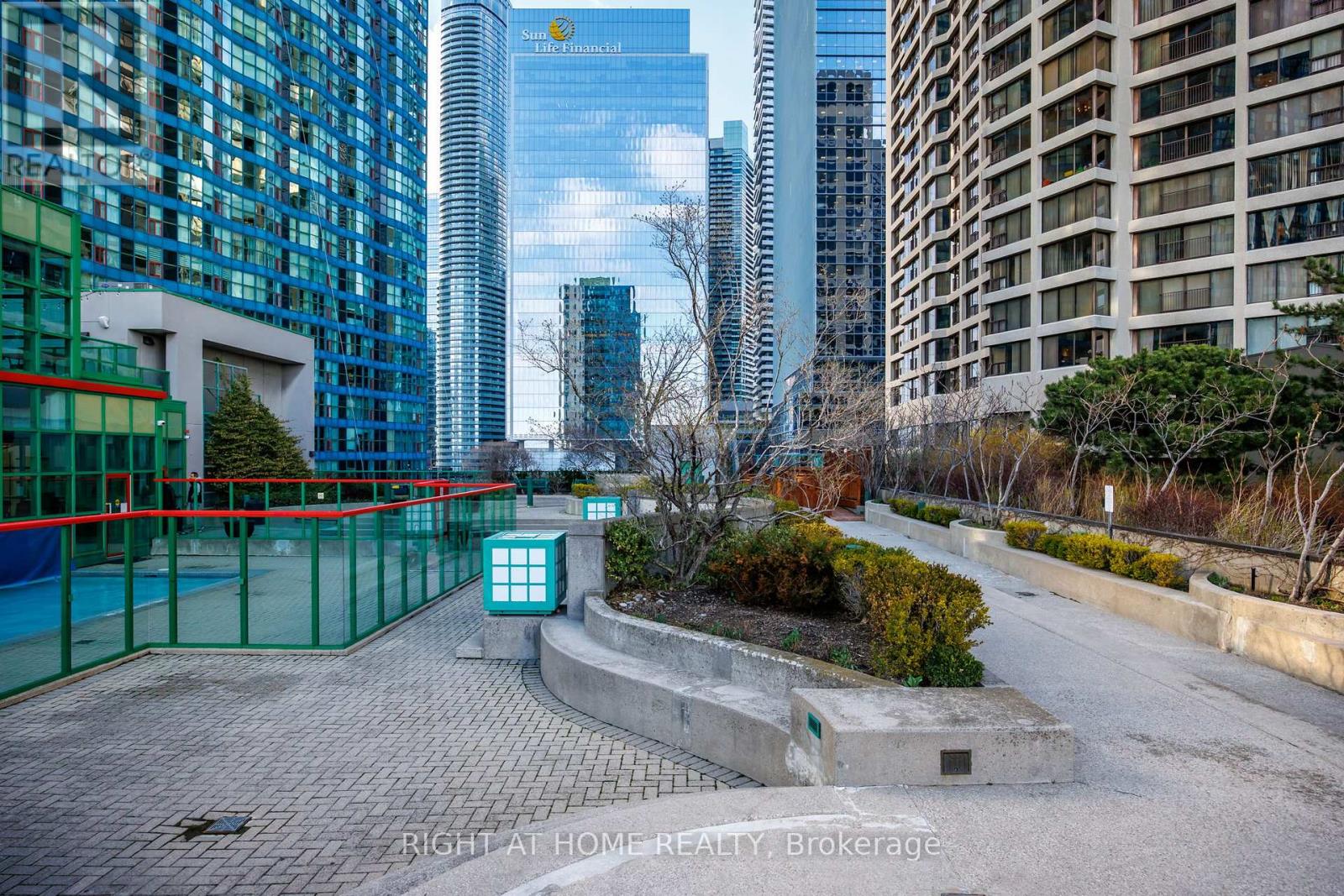 2306 - 77 Harbour Square, Toronto, Ontario  M5J 2S2 - Photo 24 - C13213138