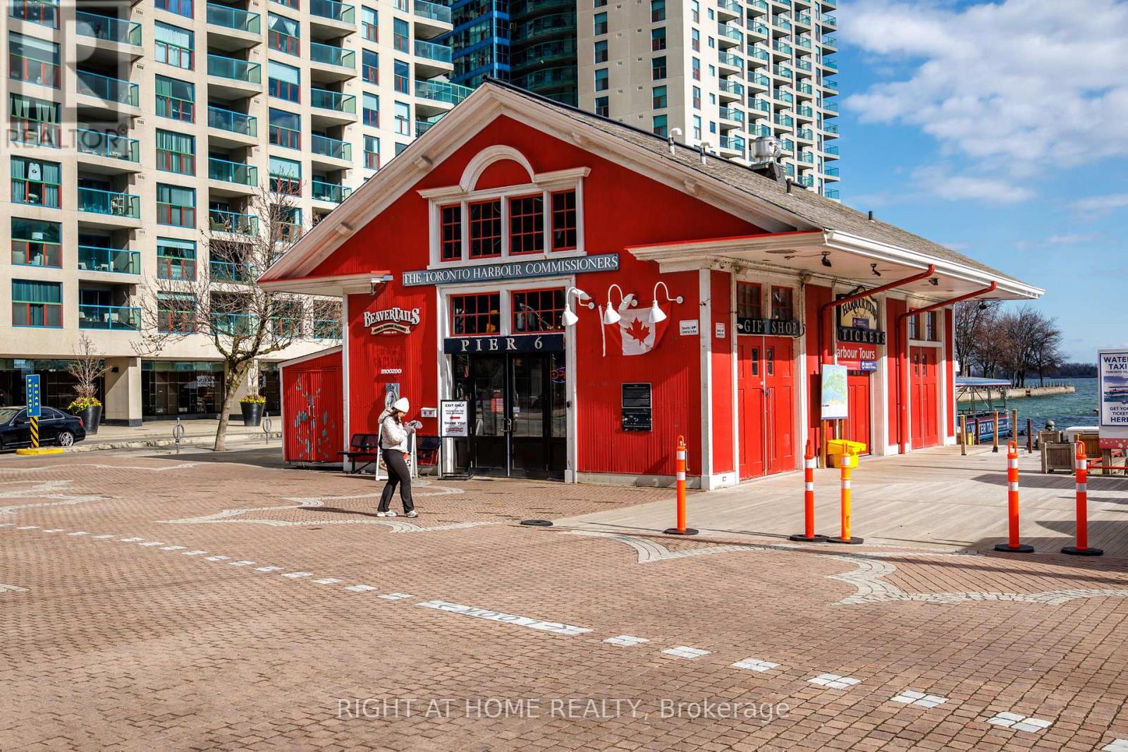 2306 - 77 Harbour Square, Toronto, Ontario  M5J 2S2 - Photo 34 - C13213138