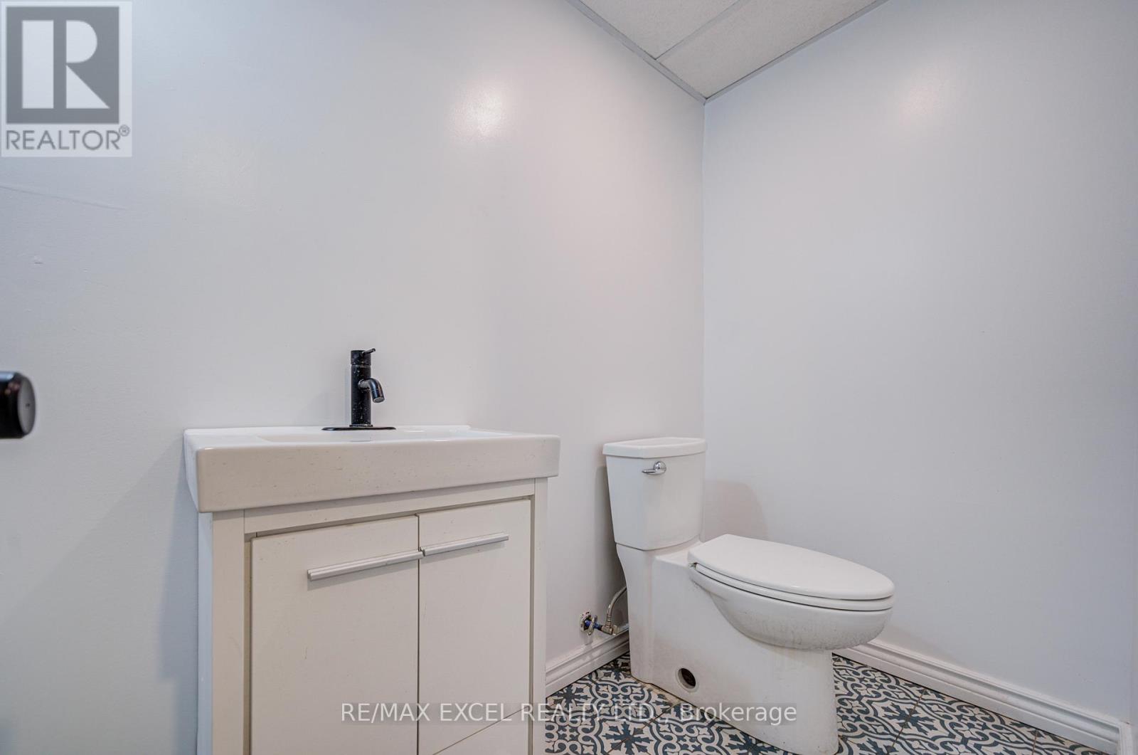 300 Gerrard Street E, Toronto, Ontario  M5A 3A1 - Photo 17 - C13213176