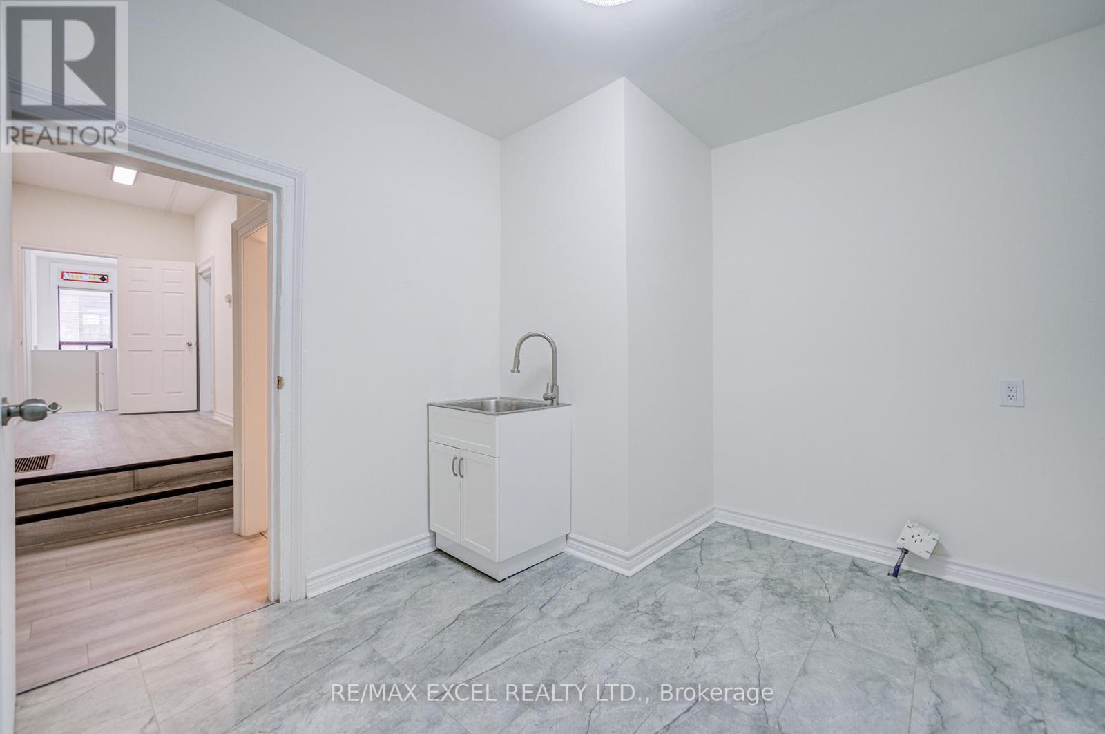 300 Gerrard Street E, Toronto, Ontario  M5A 3A1 - Photo 39 - C13213176