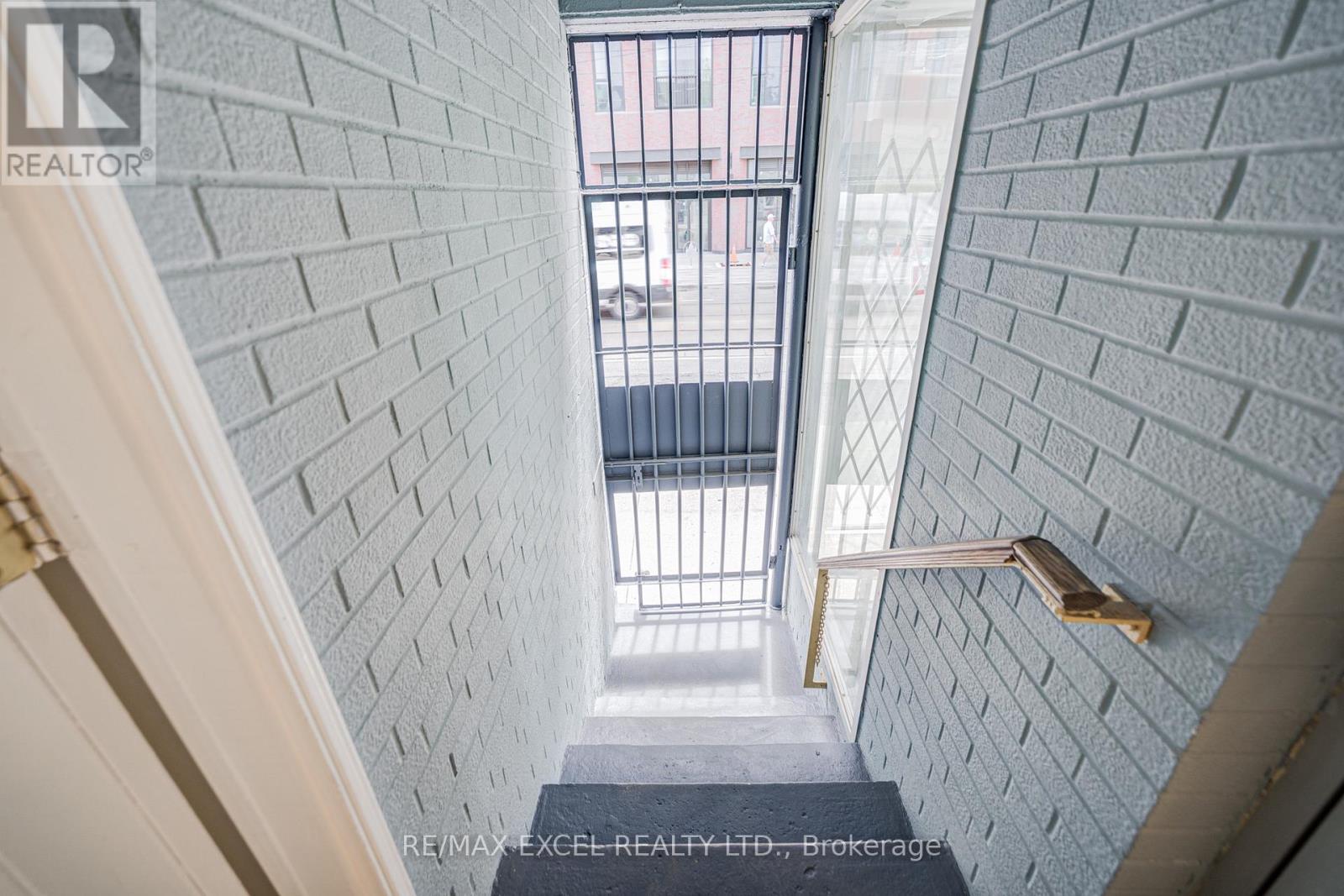 300 Gerrard Street E, Toronto, Ontario  M5A 3A1 - Photo 4 - C13213176