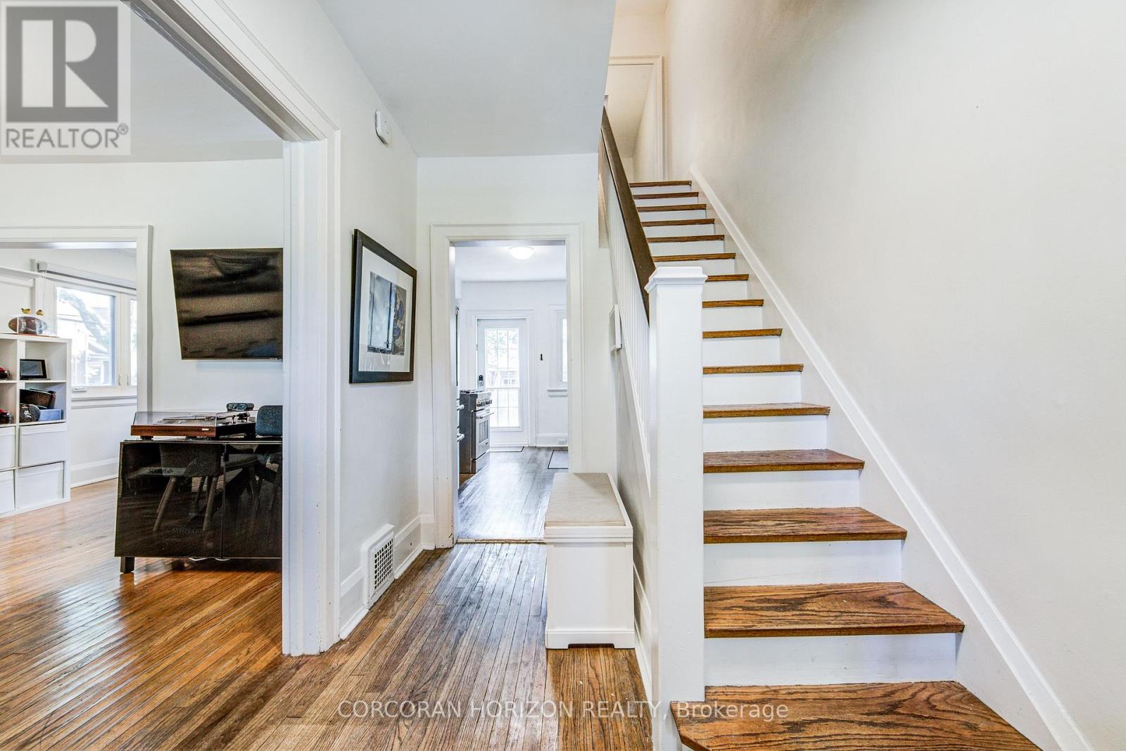 77 Montgomery Avenue, Toronto, Ontario  M4R 1E1 - Photo 5 - C13213350