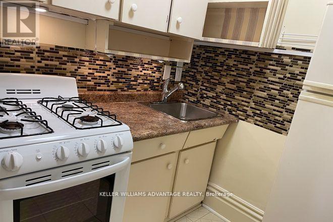 Studio - 347 Walmer Road, Toronto, Ontario  M5R 2Y3 - Photo 6 - C13213358