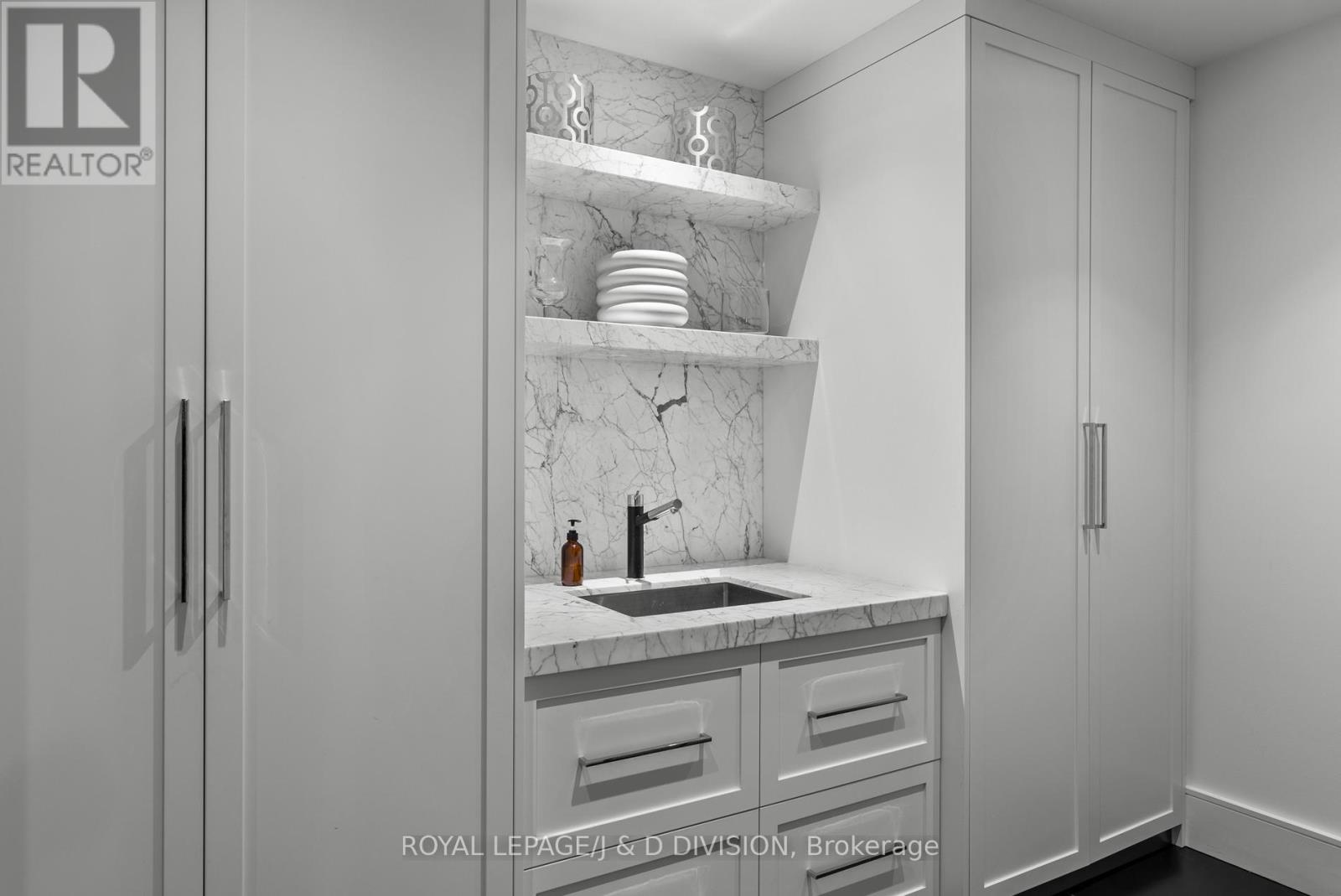 148 Forest Hill Road, Toronto, Ontario  M5P 2M9 - Photo 19 - C13213388