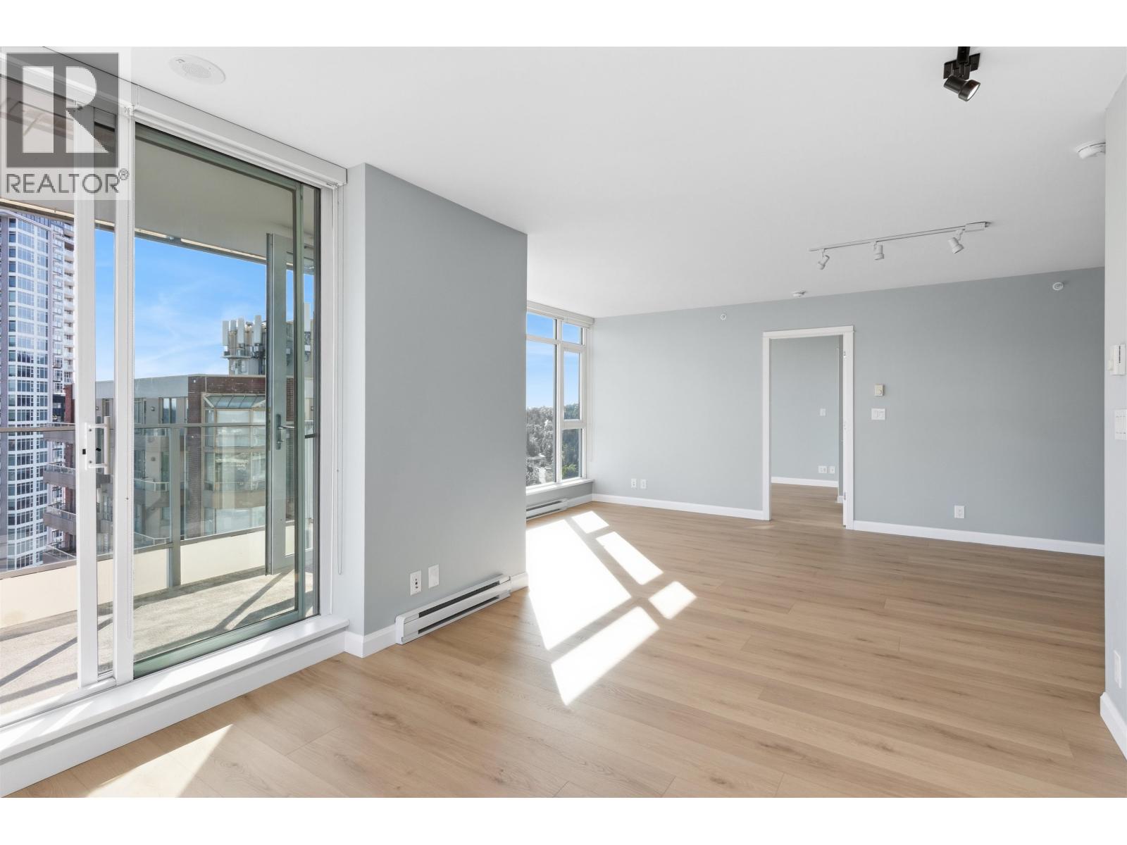 2009 520 Como Lake Avenue, Coquitlam, British Columbia  V3J 0E8 - Photo 10 - R3129583