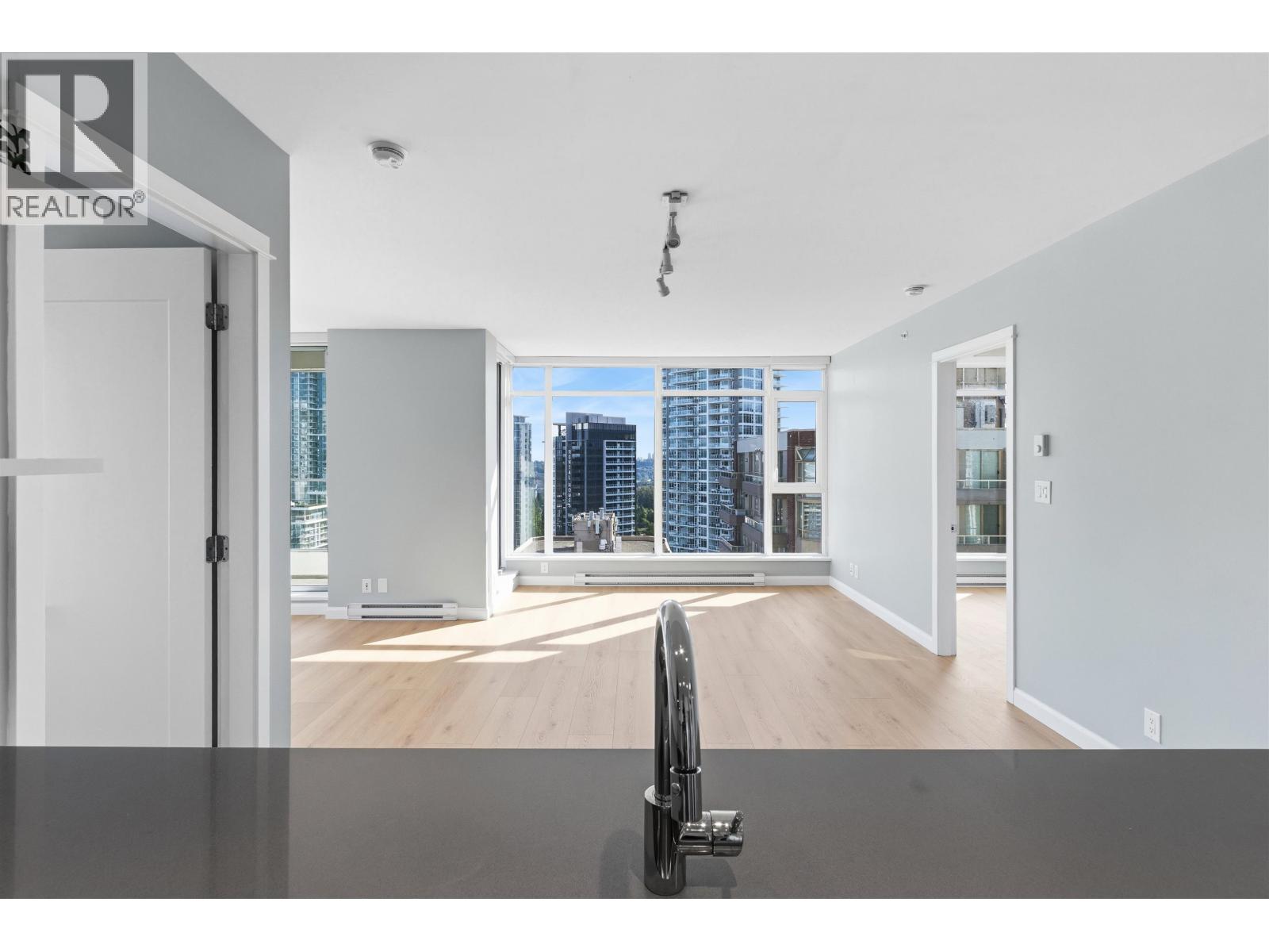 2009 520 Como Lake Avenue, Coquitlam, British Columbia  V3J 0E8 - Photo 11 - R3129583