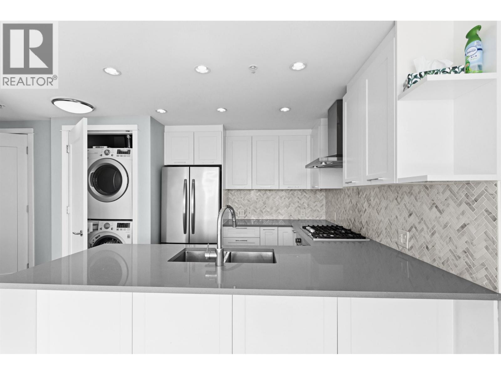2009 520 Como Lake Avenue, Coquitlam, British Columbia  V3J 0E8 - Photo 12 - R3129583