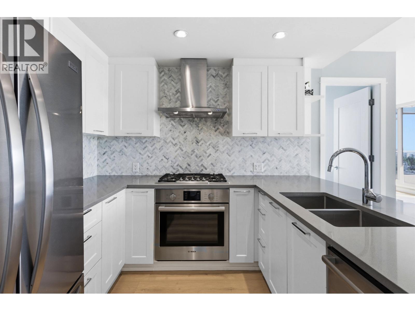 2009 520 Como Lake Avenue, Coquitlam, British Columbia  V3J 0E8 - Photo 16 - R3129583