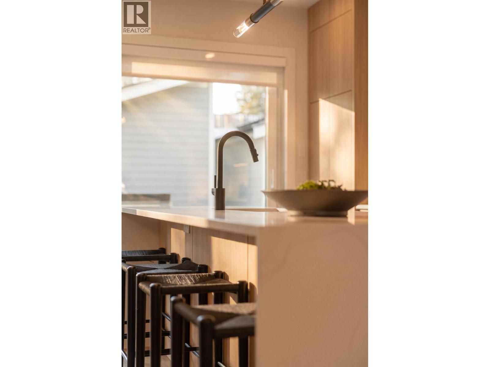 2 1937 Templeton Drive, Vancouver, British Columbia V5N 4V9 - Photo 12 - R3129592
