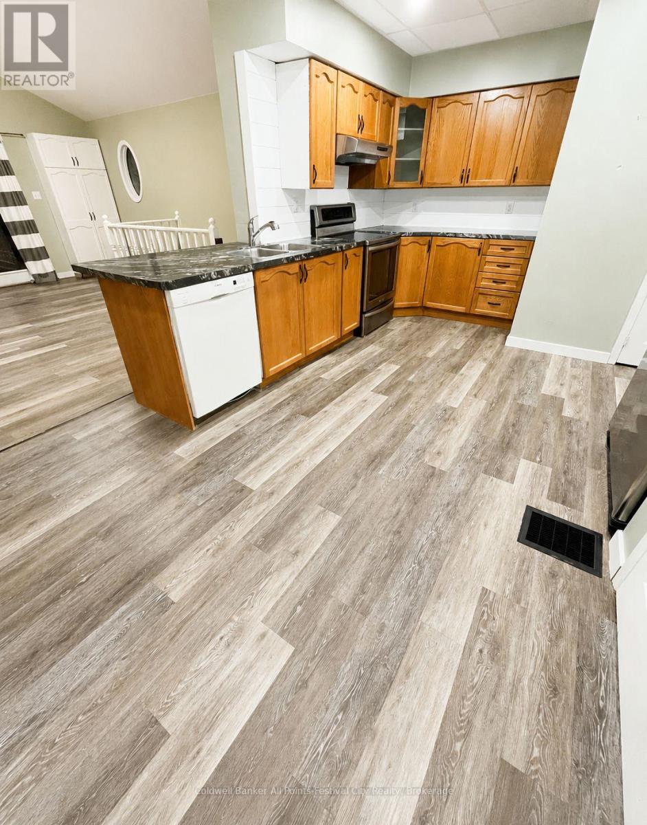 100 John Street E, North Huron, Ontario  N0G 2W0 - Photo 3 - X13213092