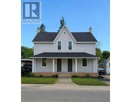 100 JOHN STREET E, north huron (wingham), Ontario