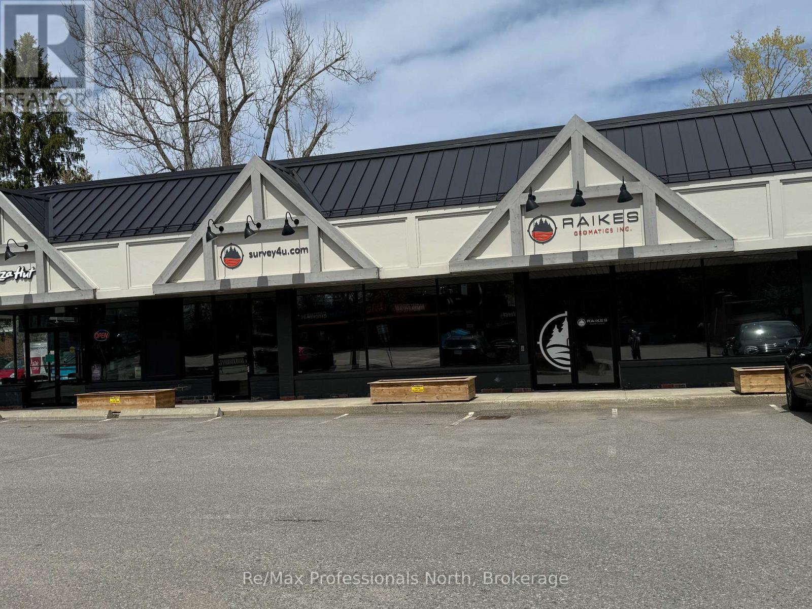 2 & 3 - 205 MANITOBA STREET, Bracebridge, Ontario