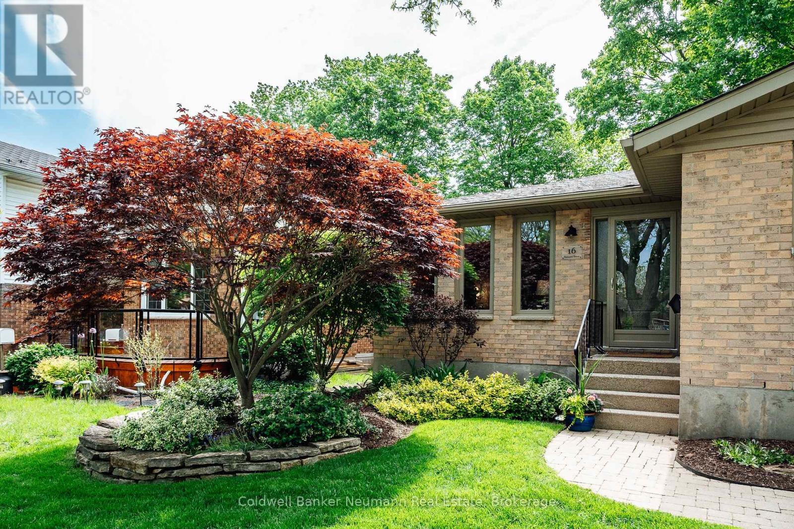16 Suzanna Drive, Guelph, Ontario  N1K 1K4 - Photo 4 - X13213450