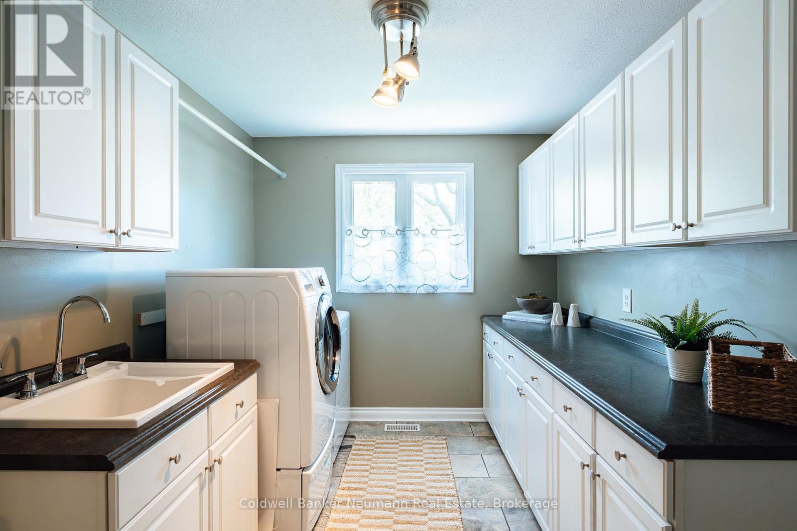 16 Suzanna Drive, Guelph, Ontario  N1K 1K4 - Photo 8 - X13213450