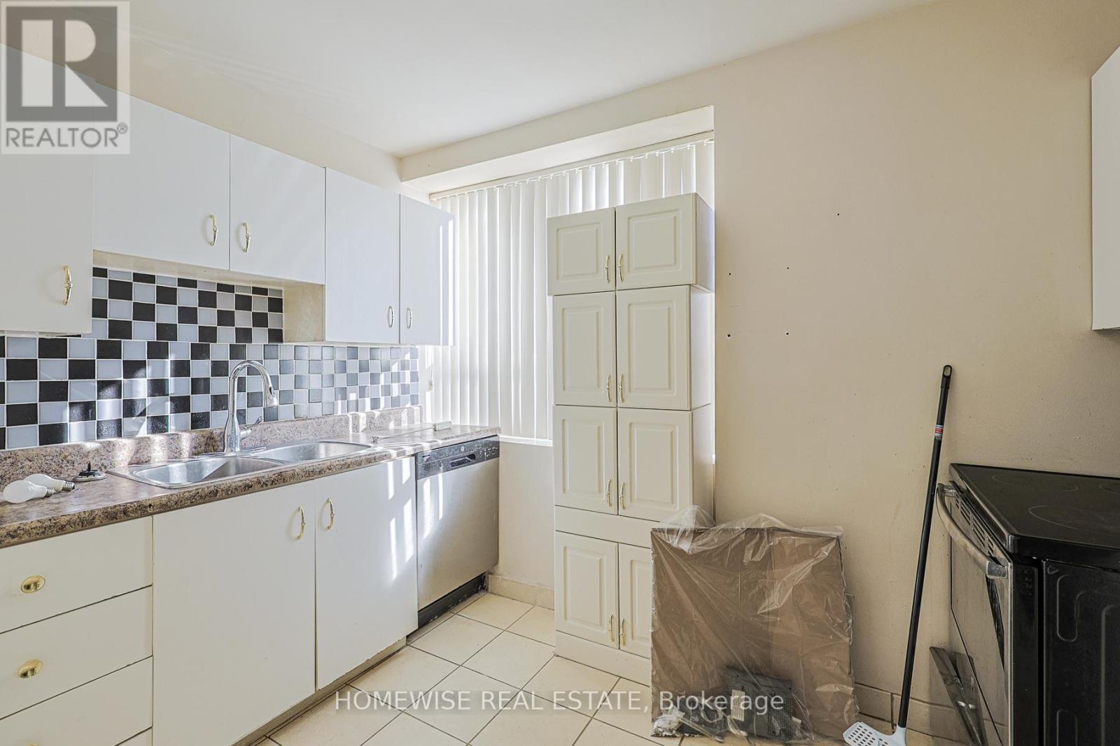 307 - 485 Kingston Road, Toronto, Ontario  M4L 1V6 - Photo 13 - E13212986