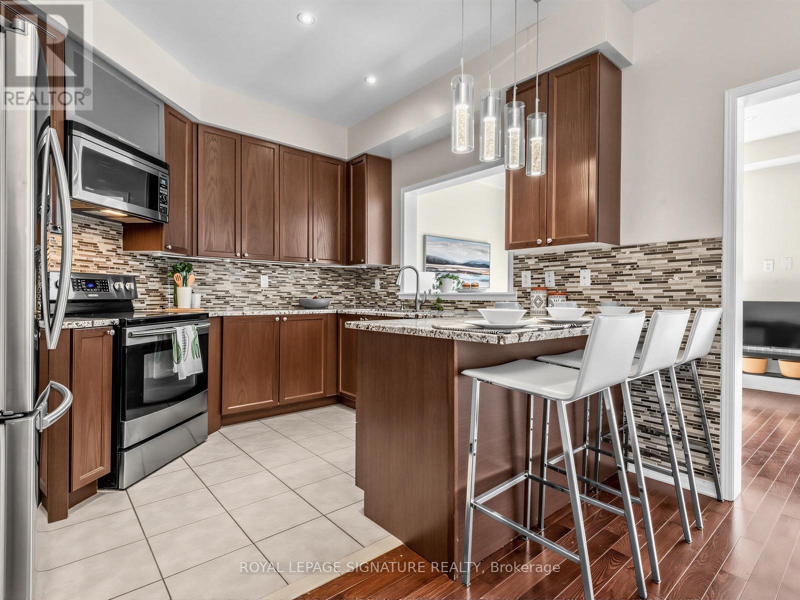 32 Clarepark Court, Ajax, Ontario  L1Z 0J5 - Photo 8 - E13213080