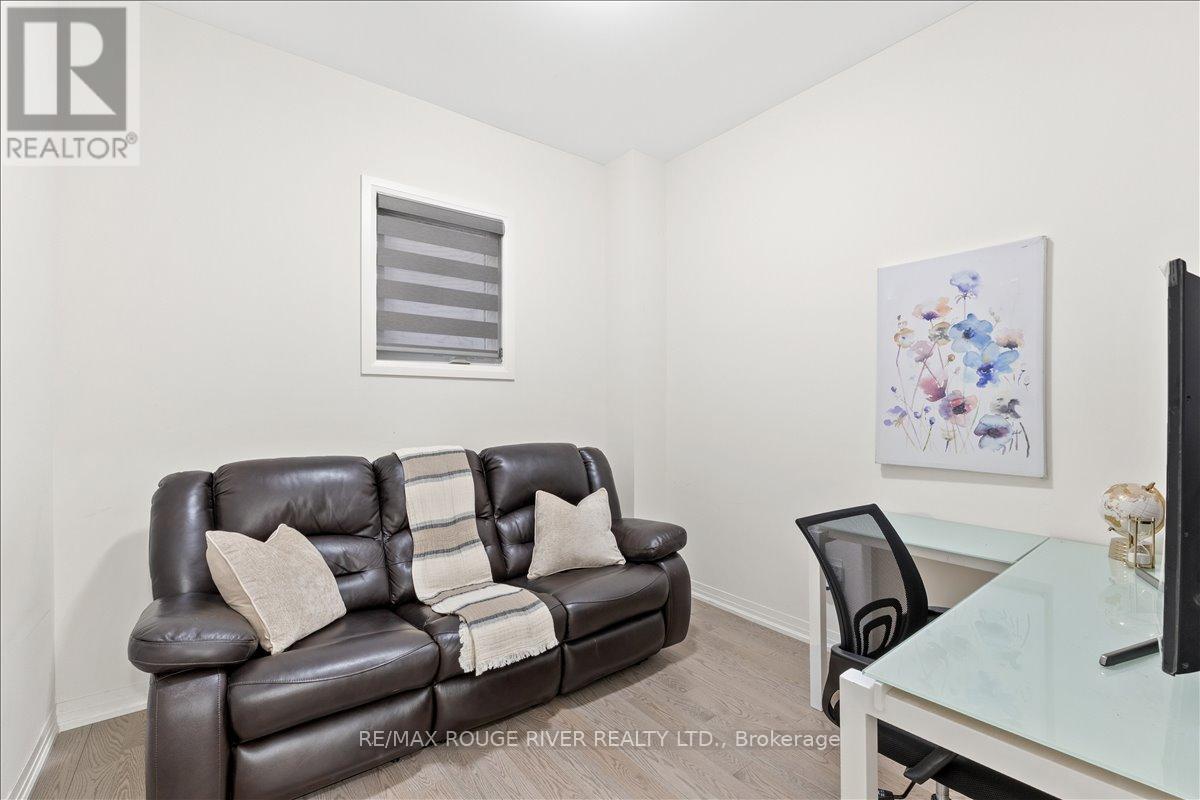 39 Armilia Place, Whitby, Ontario  L1P 0P8 - Photo 14 - E13213378