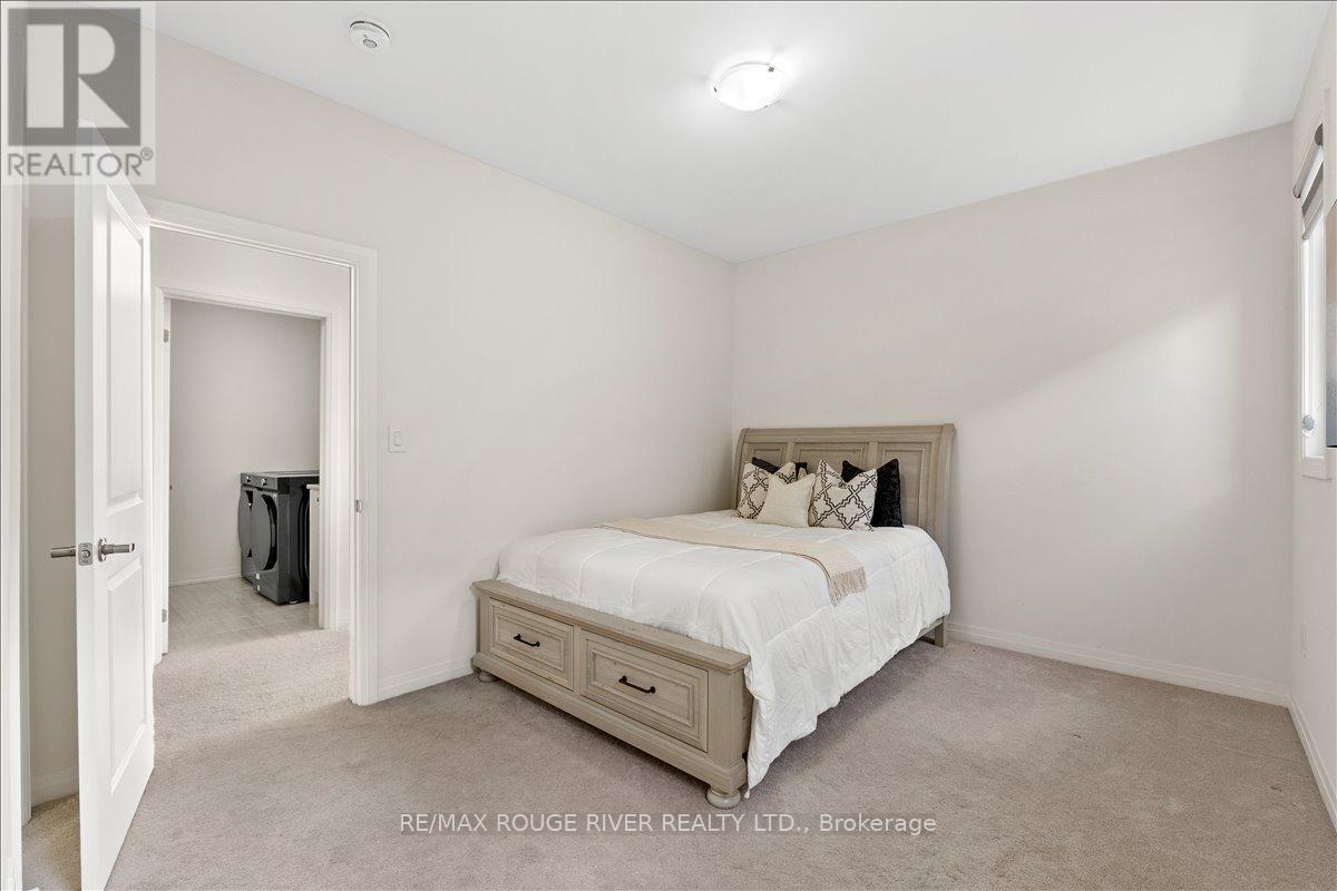 39 Armilia Place, Whitby, Ontario  L1P 0P8 - Photo 21 - E13213378