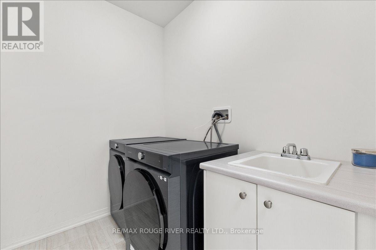 39 Armilia Place, Whitby, Ontario  L1P 0P8 - Photo 26 - E13213378