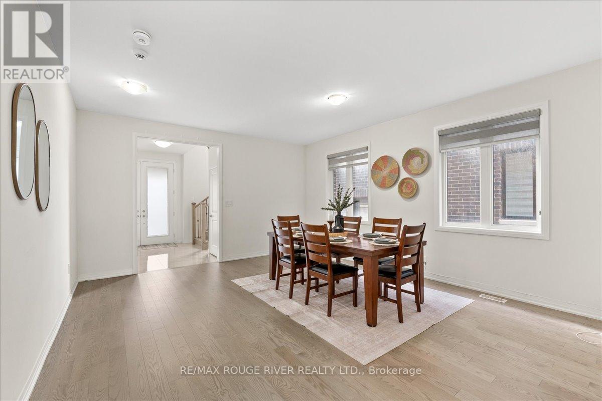 39 Armilia Place, Whitby, Ontario  L1P 0P8 - Photo 6 - E13213378