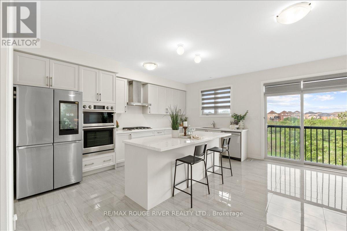 39 Armilia Place, Whitby, Ontario  L1P 0P8 - Photo 7 - E13213378