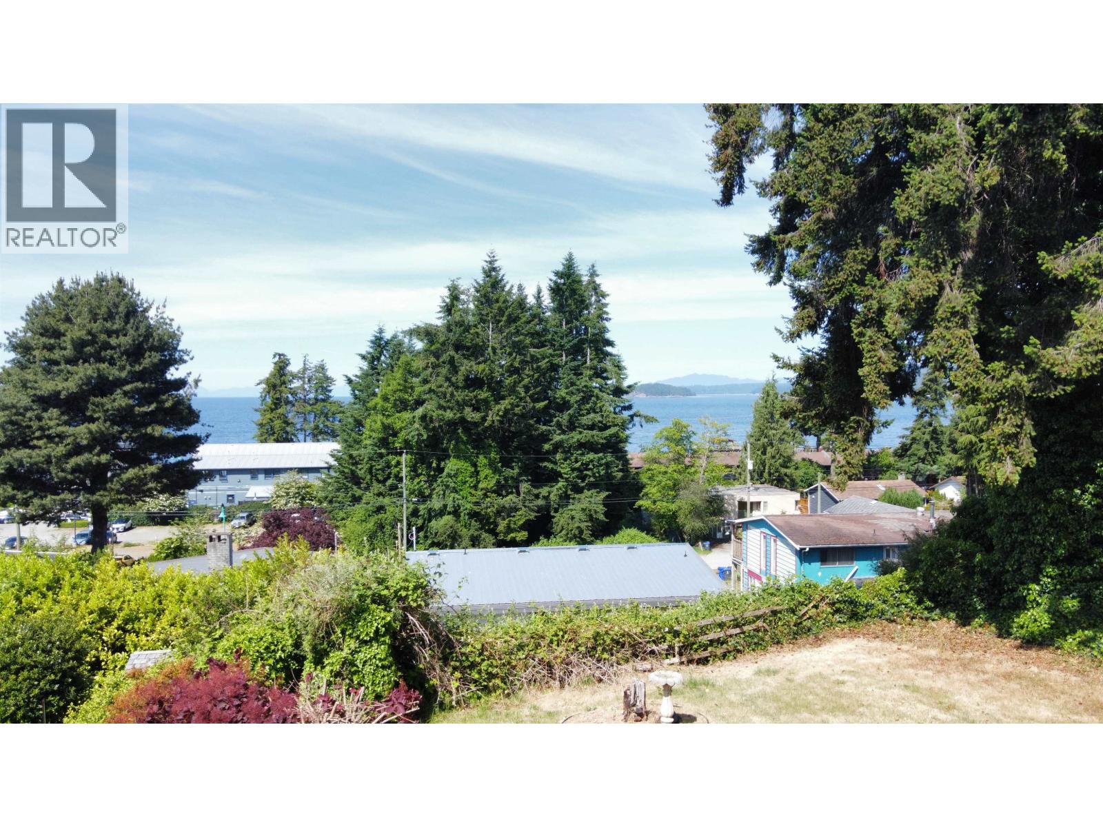 4731 Laurel Avenue, Sechelt, British Columbia  V7Z 0B4 - Photo 3 - R3129579