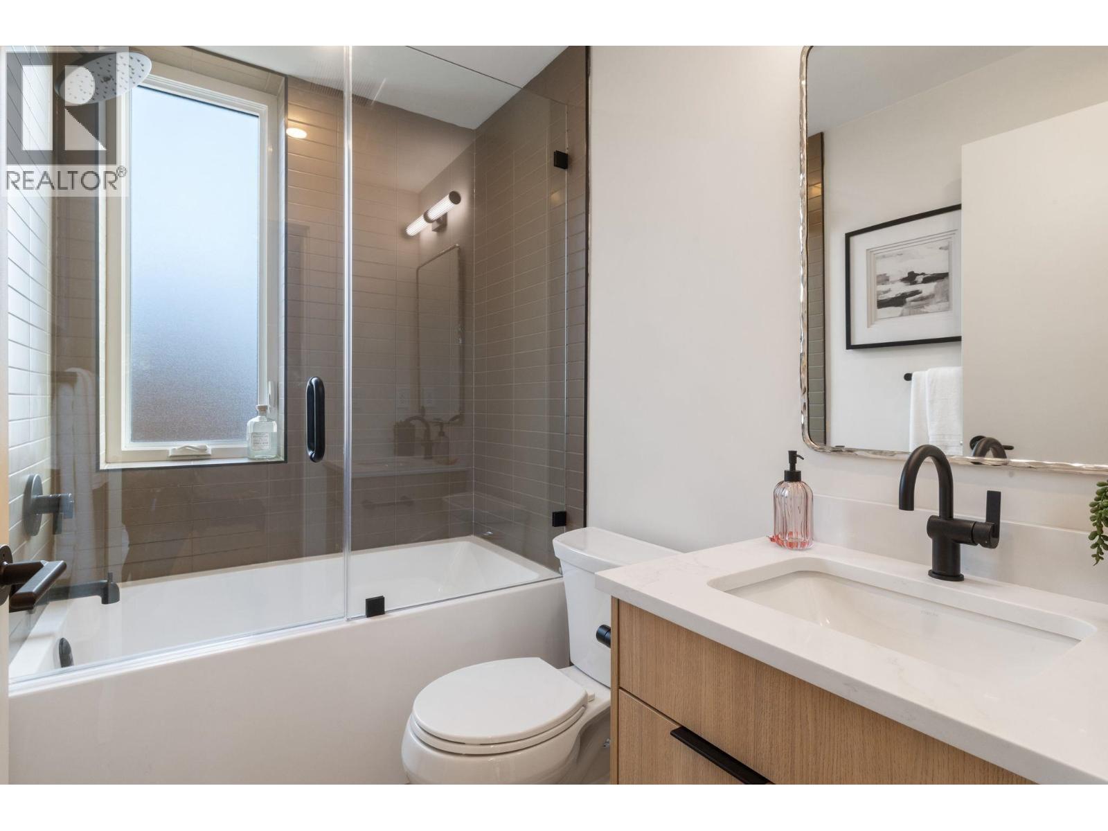 1937 Templeton Drive, Vancouver, British Columbia  V5N 4V9 - Photo 23 - R3129591