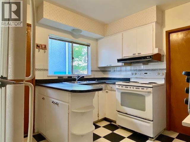 3925 Penticton Street, Vancouver, British Columbia  V5R 1X7 - Photo 12 - R3129612