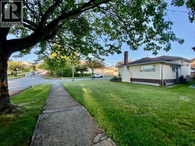 3925 Penticton Street, Vancouver, British Columbia  V5R 1X7 - Photo 4 - R3129612