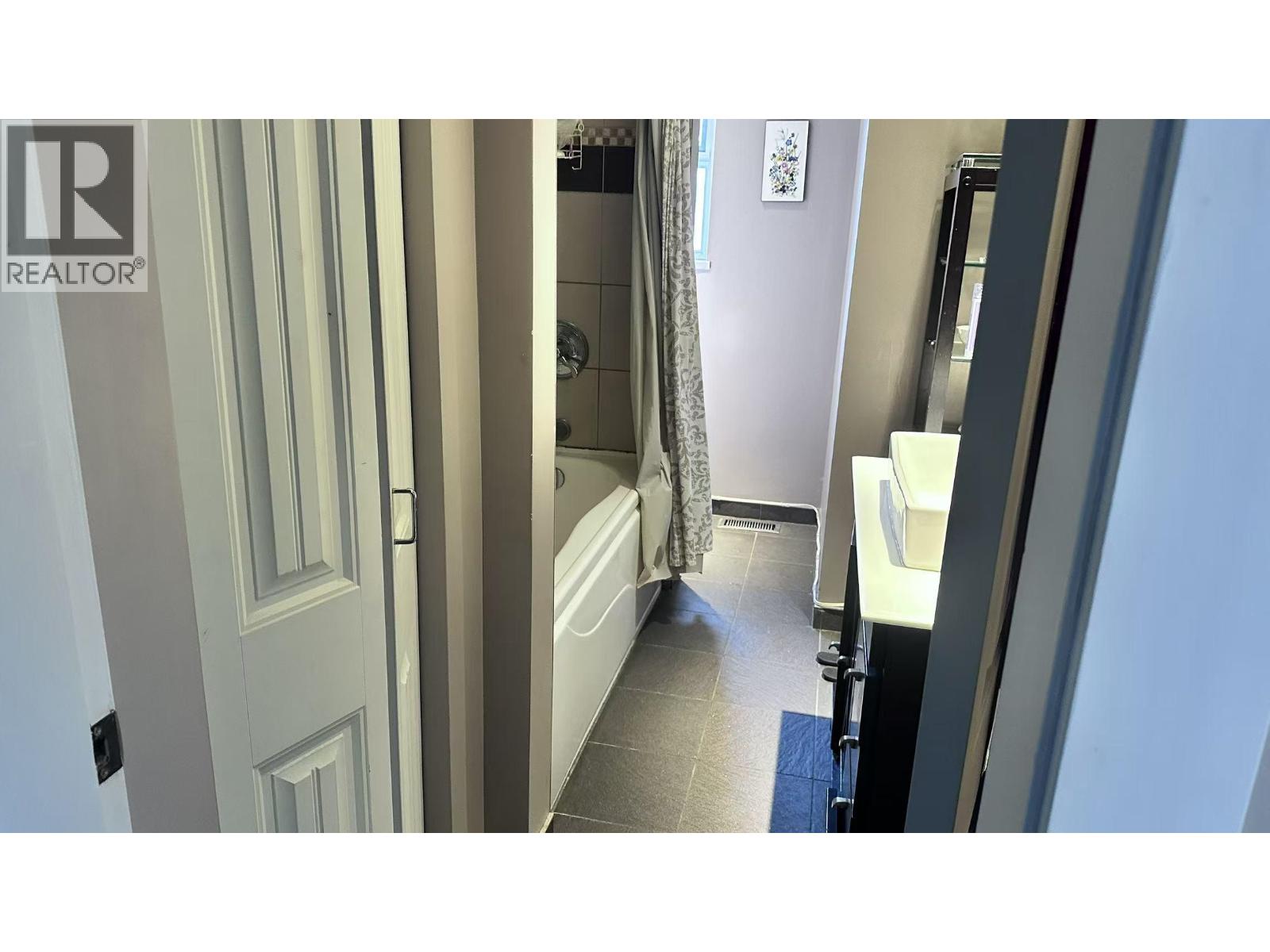 4050 Mt Seymoure Parkway, North Vancouver, British Columbia  V7G 1C4 - Photo 2 - R3129605