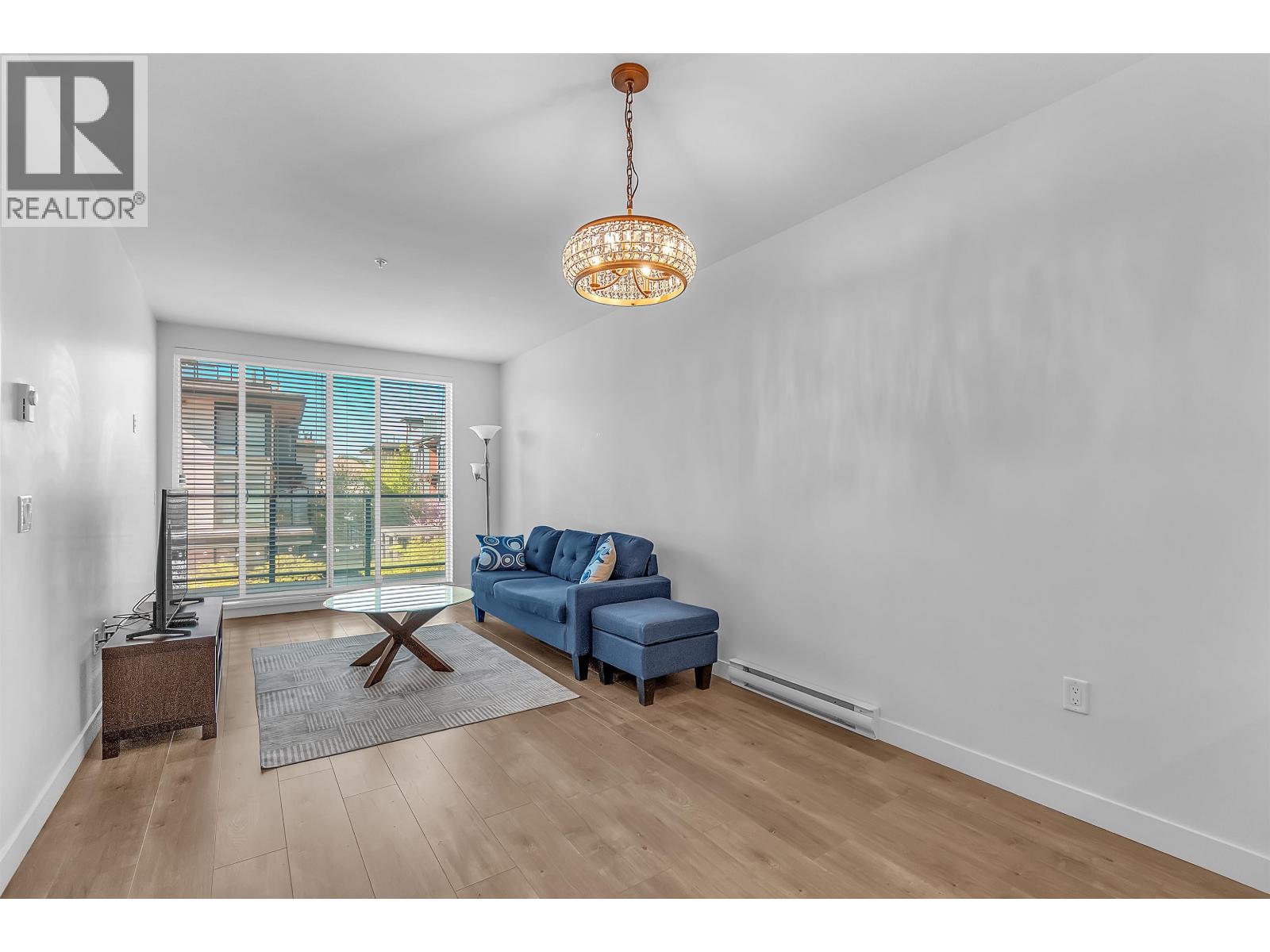 212 707 Como Lake Street, Coquitlam, British Columbia  V3J 0J5 - Photo 3 - R3129606