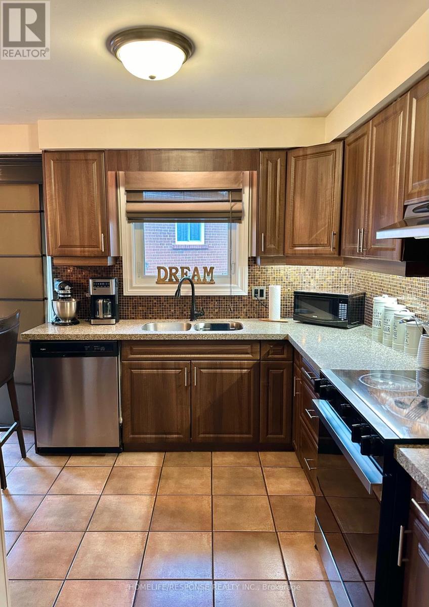 3430 Homark Drive, Mississauga, Ontario  L4Y 2K7 - Photo 4 - W13174434