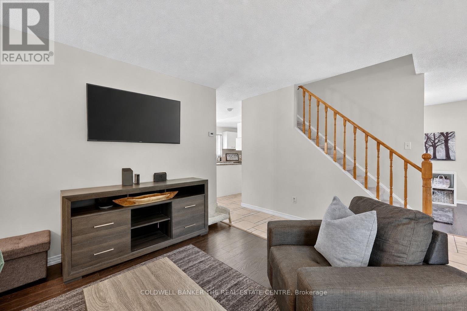 990 Anna Maria Avenue, Innisfil, Ontario  L9S 1V5 - Photo 6 - N13213010