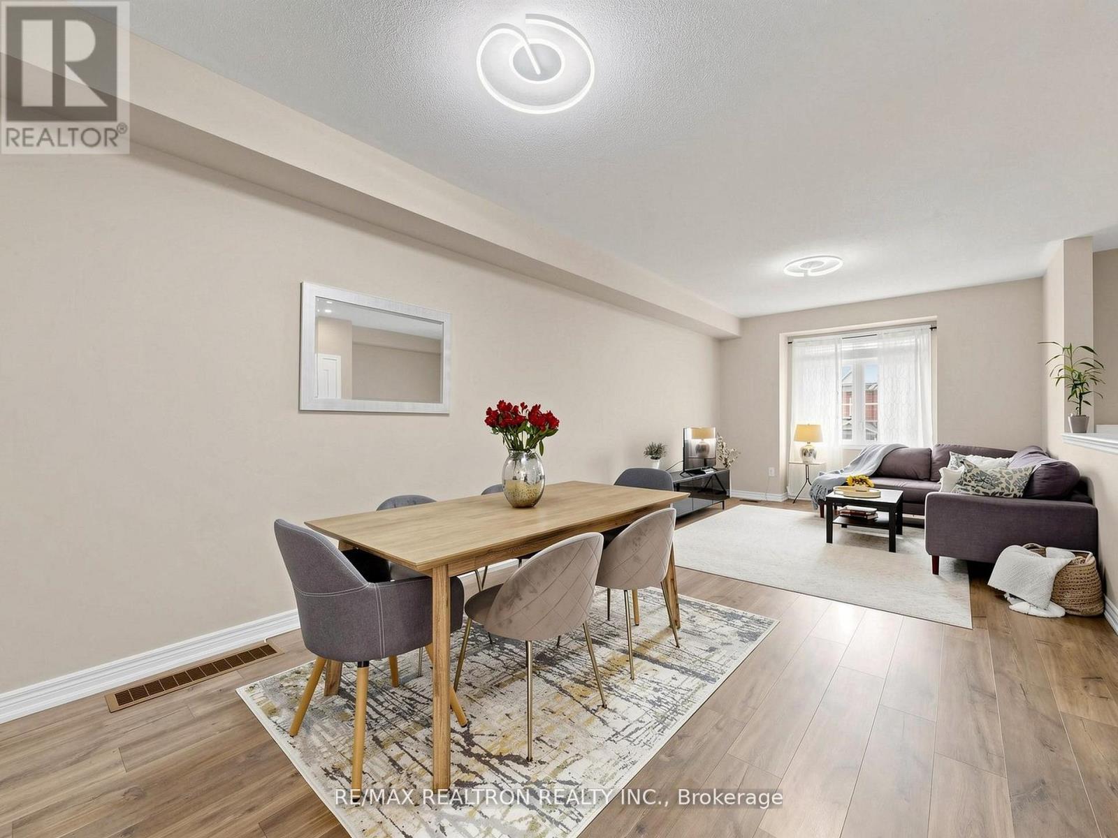 69 Matthewson Avenue W, Bradford West Gwillimbury, Ontario  L3Z 0N8 - Photo 8 - N13213012