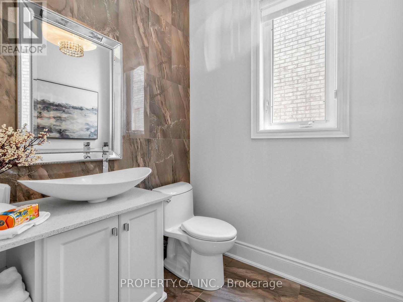 45 Marbrook Street, Richmond Hill, Ontario  L4C 0Y9 - Photo 4 - N13213034