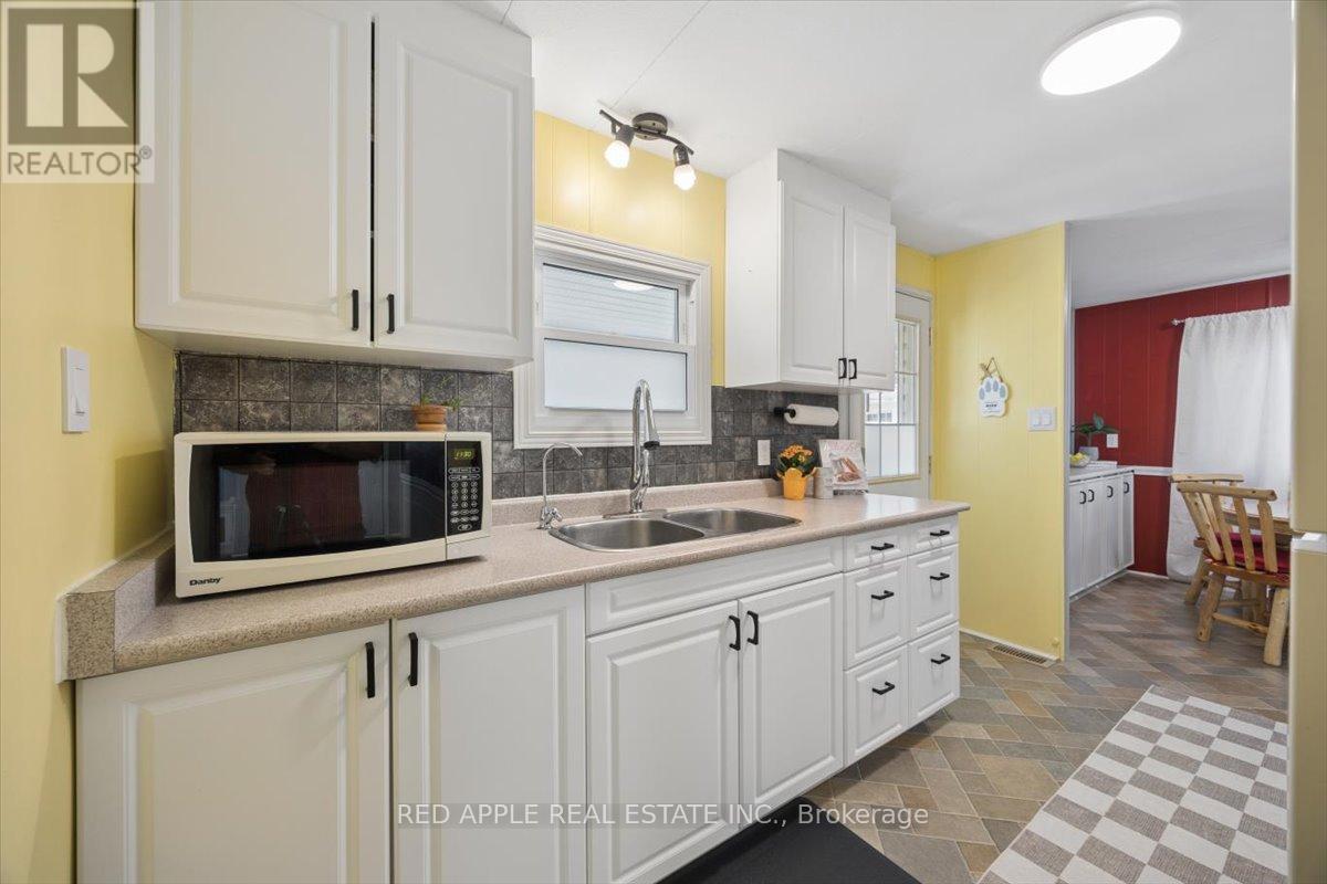 30 Flora Court, Innisfil, Ontario  L9S 1R4 - Photo 17 - N13213098