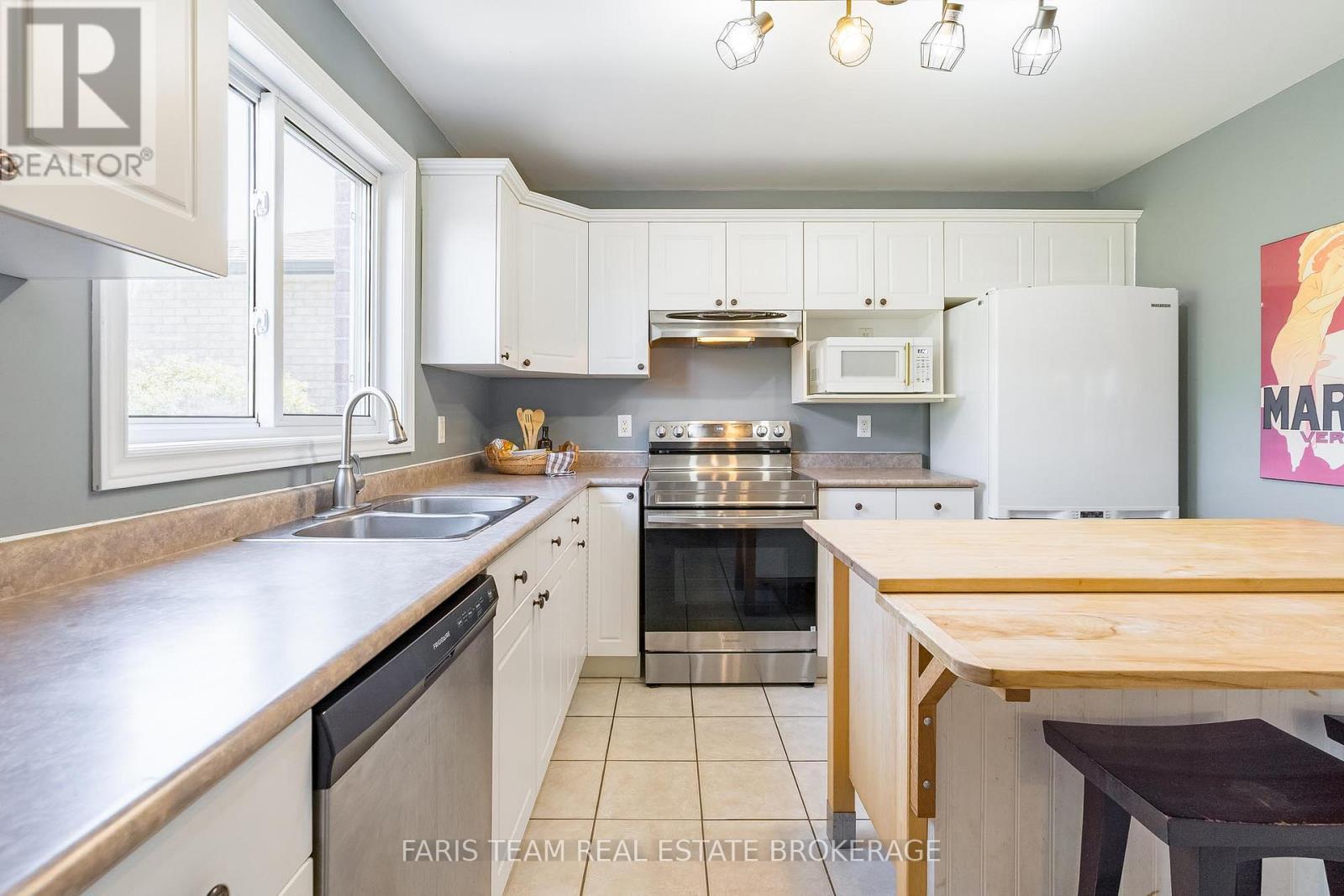 616 Glen Cedar Crescent, Innisfil, Ontario  L9S 2J4 - Photo 8 - N13213210
