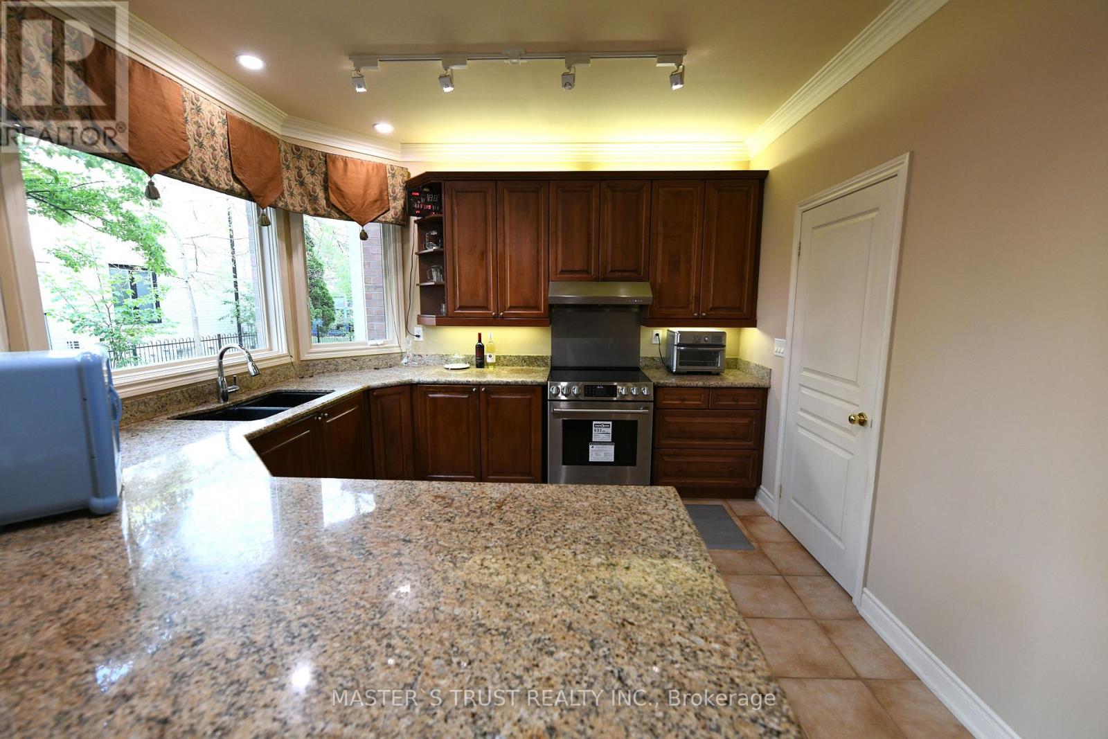 24 Majestic Drive, Markham, Ontario  L6C 2B1 - Photo 26 - N13213340