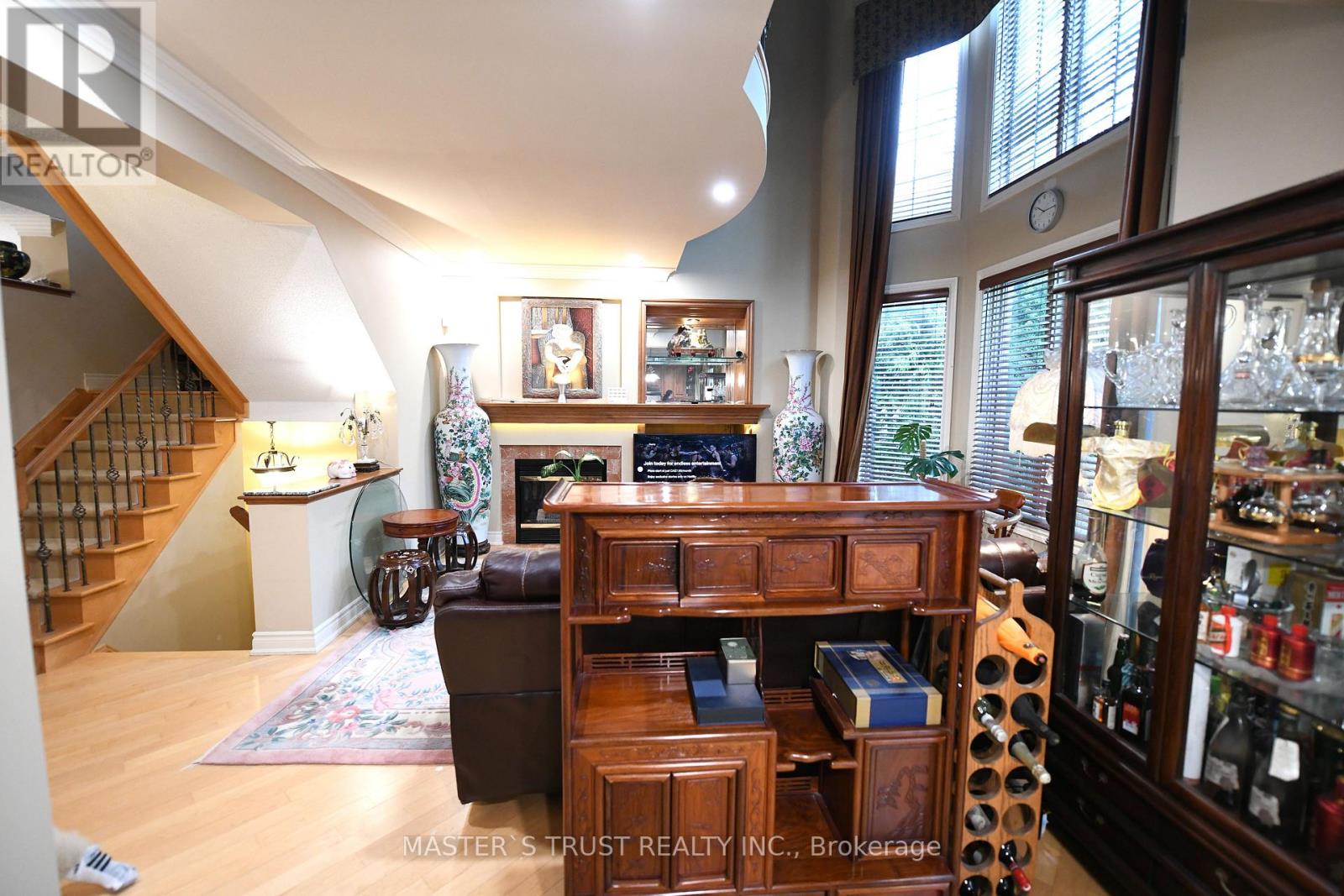 24 Majestic Drive, Markham, Ontario  L6C 2B1 - Photo 9 - N13213340
