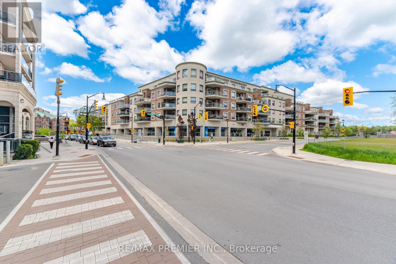 305 - 86 Woodbridge Avenue, Vaughan, Ontario  L4L 1L3 - Photo 1 - N13213418