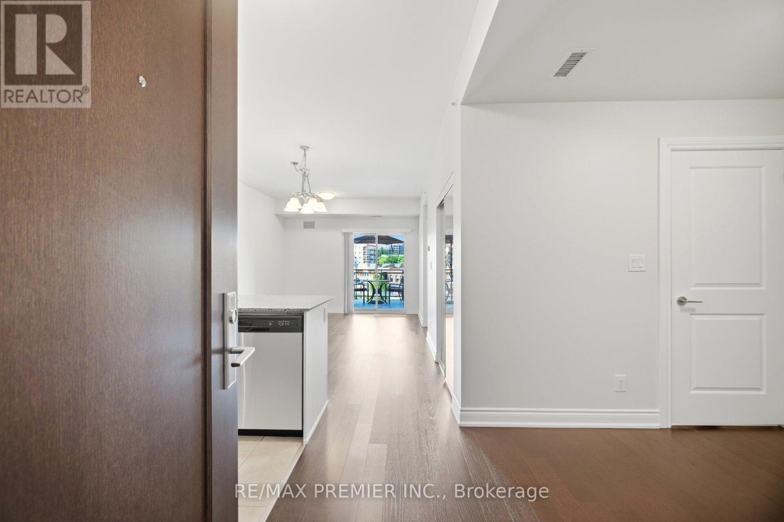 305 - 86 Woodbridge Avenue, Vaughan, Ontario  L4L 1L3 - Photo 5 - N13213418