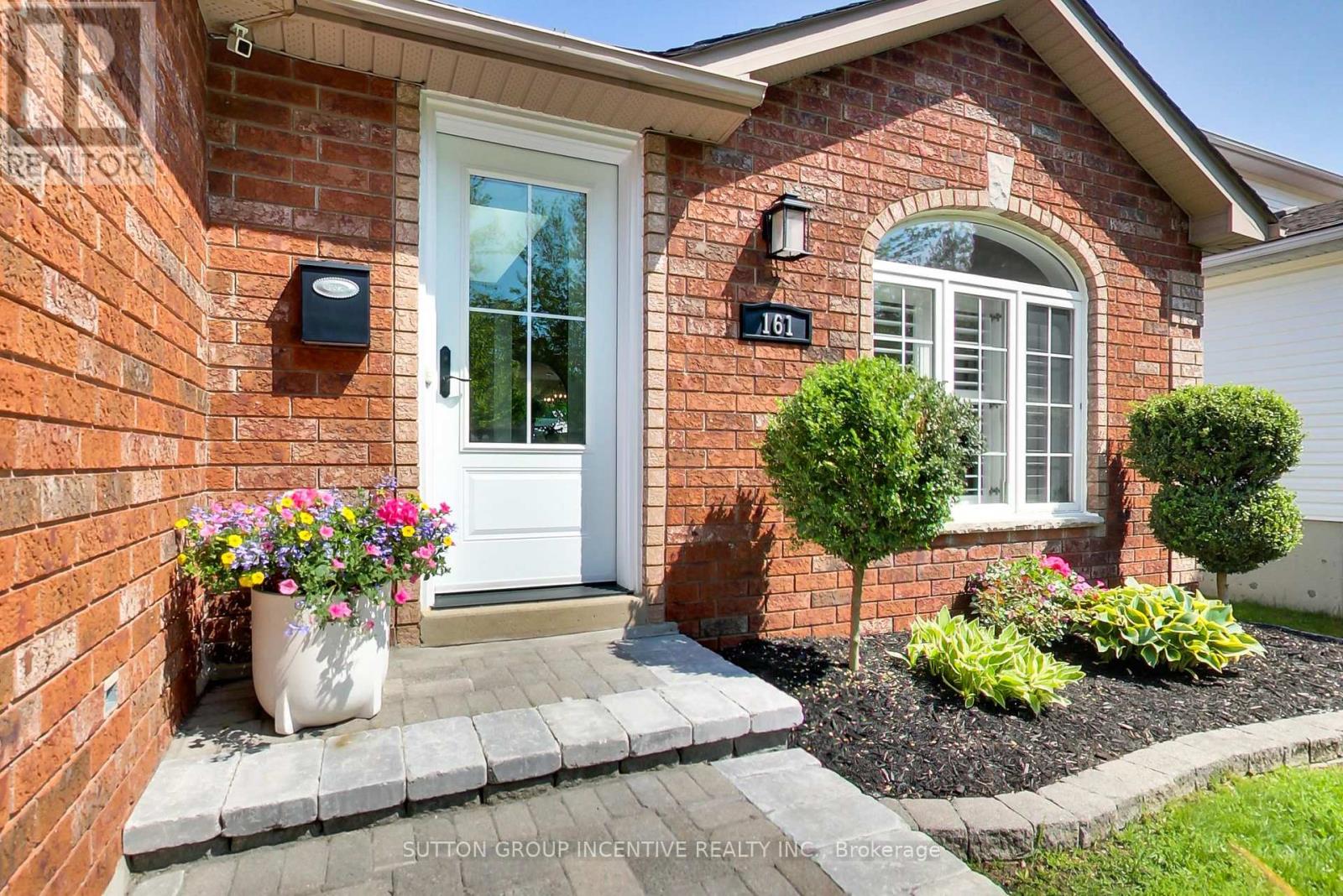 161 Columbia Road, Barrie (Holly), Ontario  L4N 8E3 - Photo 2 - S13213004